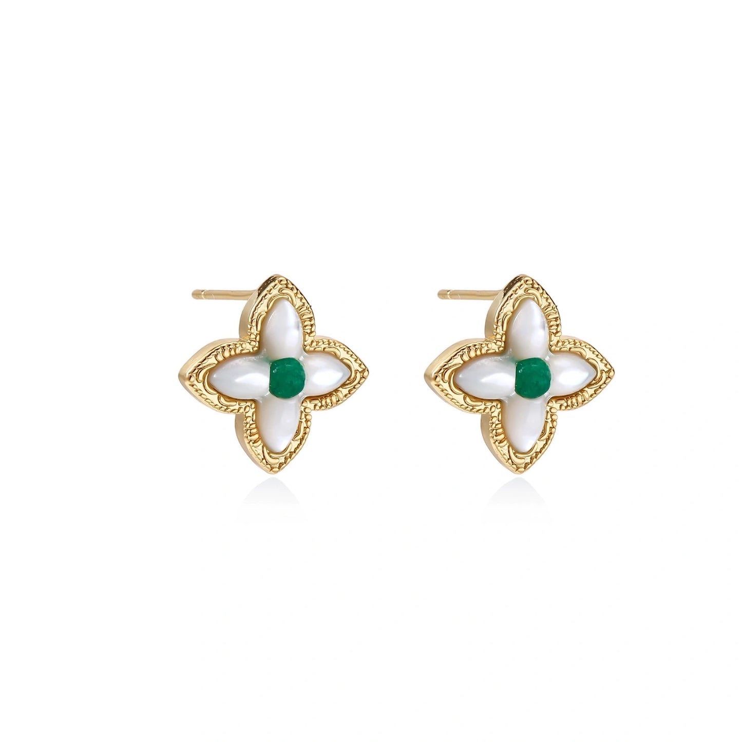 Lucky Clover Pearl Studs